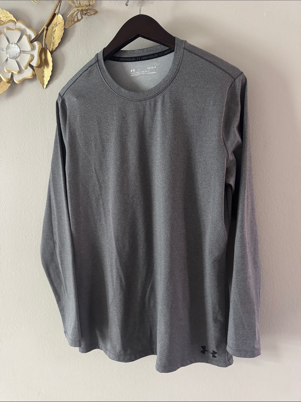 Under Armour Men's Long Sleeve Crew in Charcoal Gray